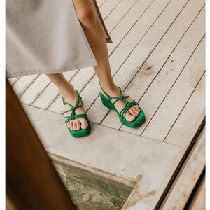 Irish Green Lace-Up Platform Sandals - Trendy Vacation-Ready Footwear, Size 9